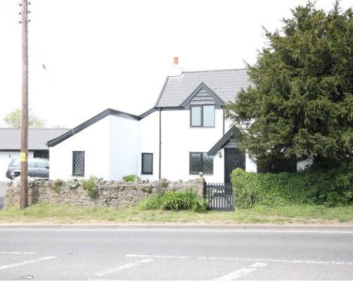 Hotel for sale in Felton, Bristol - Attractively Priced Former Guest House, Near Bristol Airport