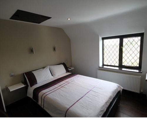 Hotel for sale in Felton, Bristol - Attractively Priced Former Guest House, Near Bristol Airport