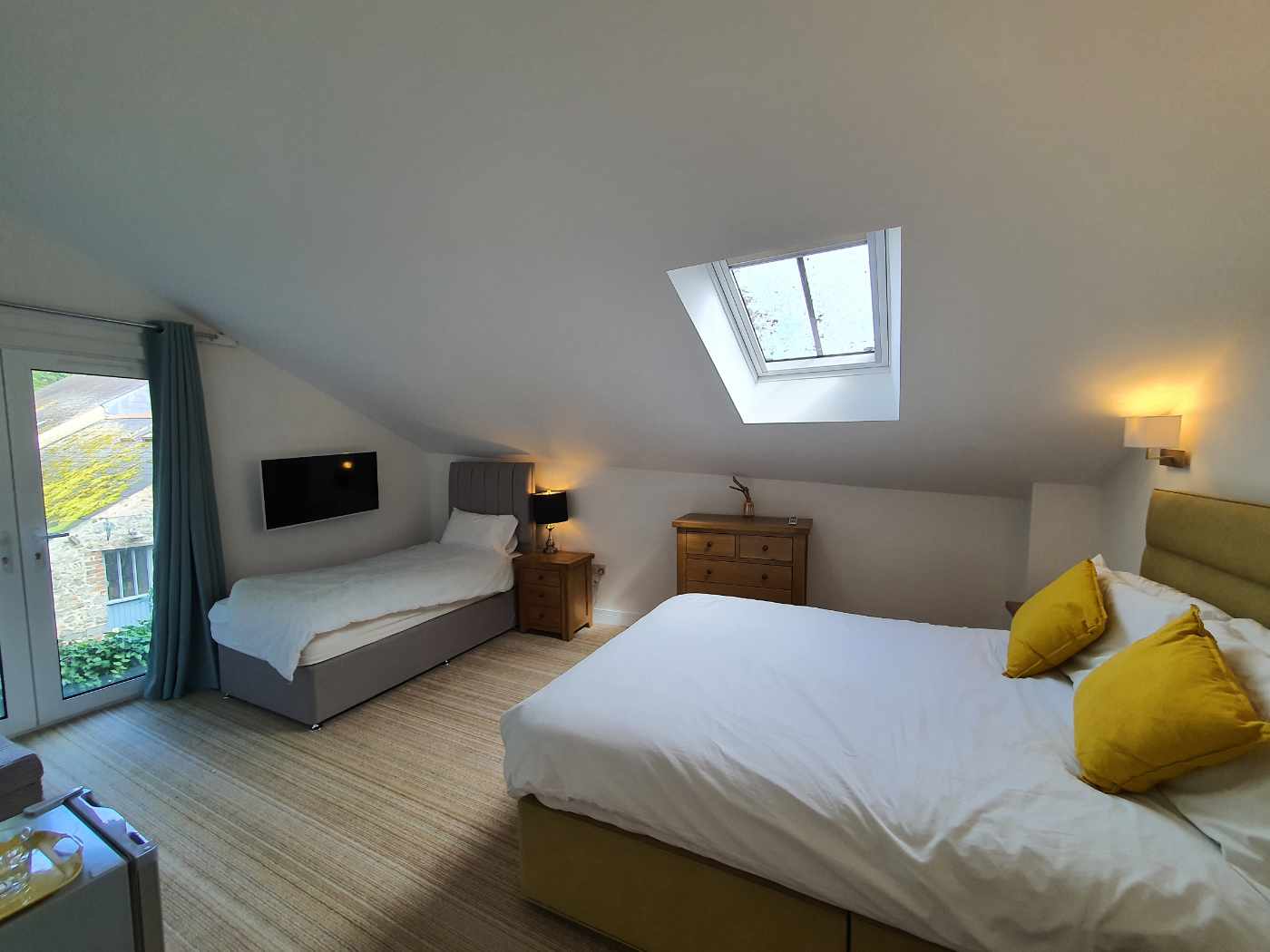 A bespoke built 10 en-suite roomed hotel / Air BnB accommodation complex