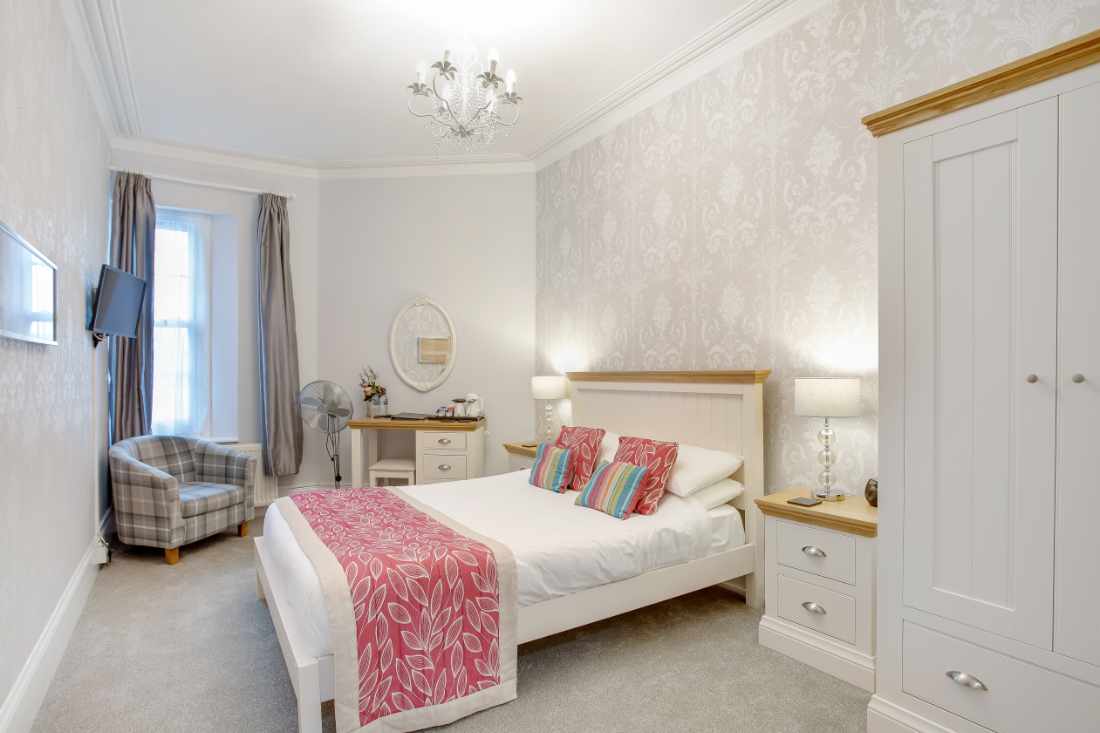 A Magnificent 12 Bedroom Guest House