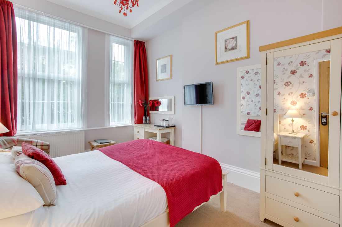 A Magnificent 12 Bedroom Guest House