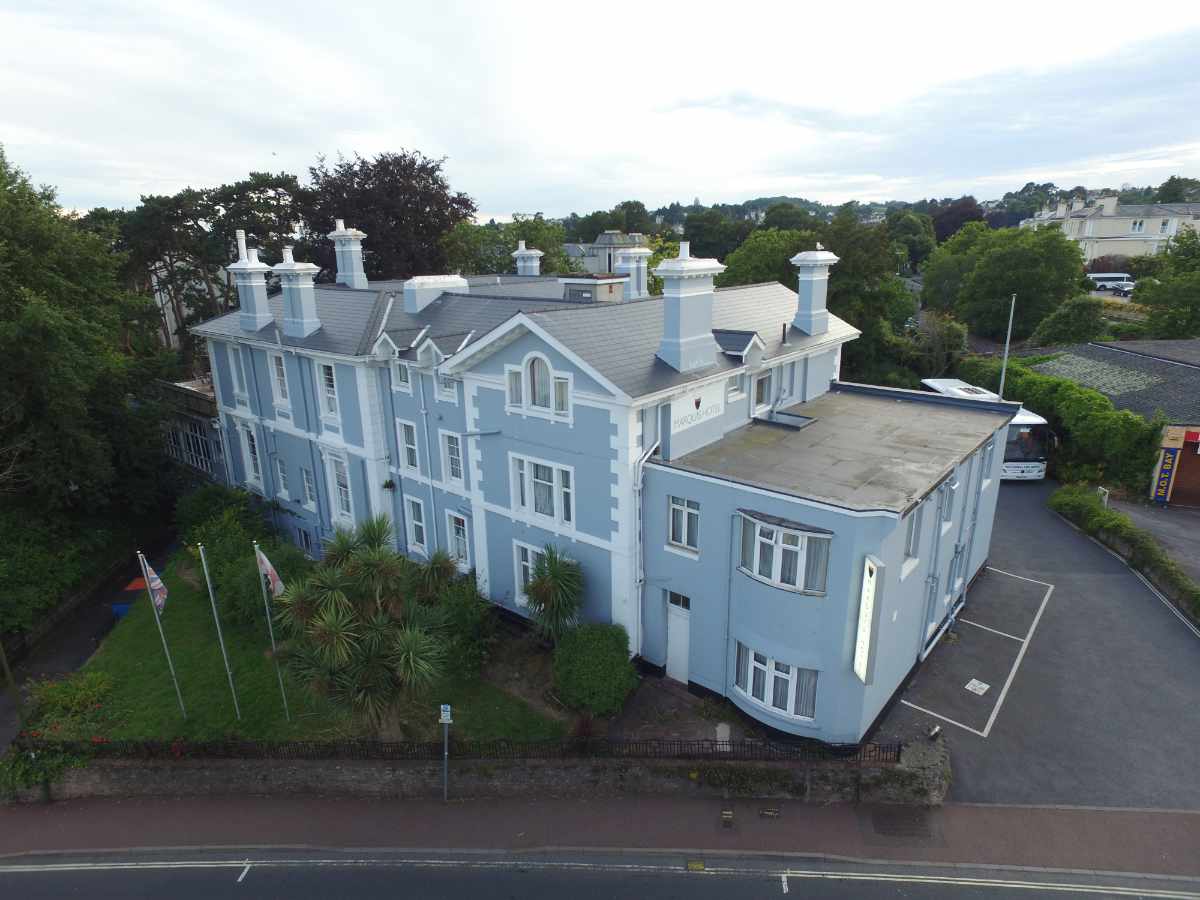 A large commercial property in a Prime Location