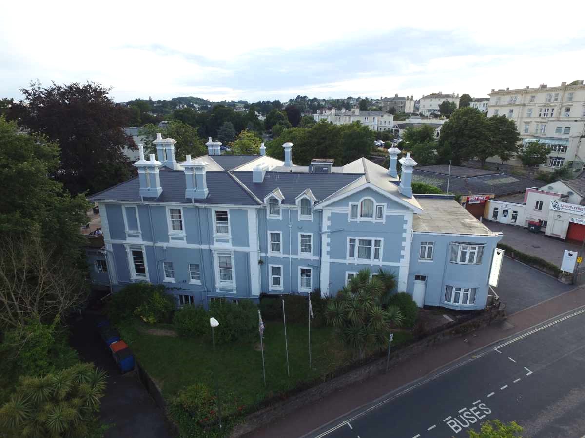 A large commercial property in a Prime Location