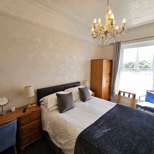 Hotel for sale in Torquay, Devon - A Beautifully presented, 10 en-suite bedroom Hotel