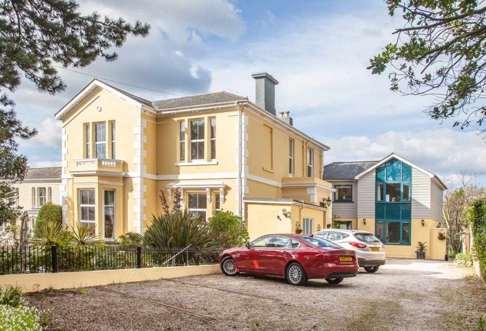A Luxurious 7 Bedroom Guest House for sale