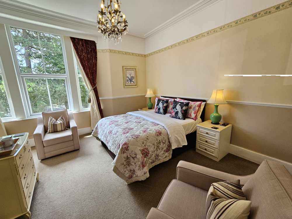 A Luxurious 7 Bedroom Guest House for sale