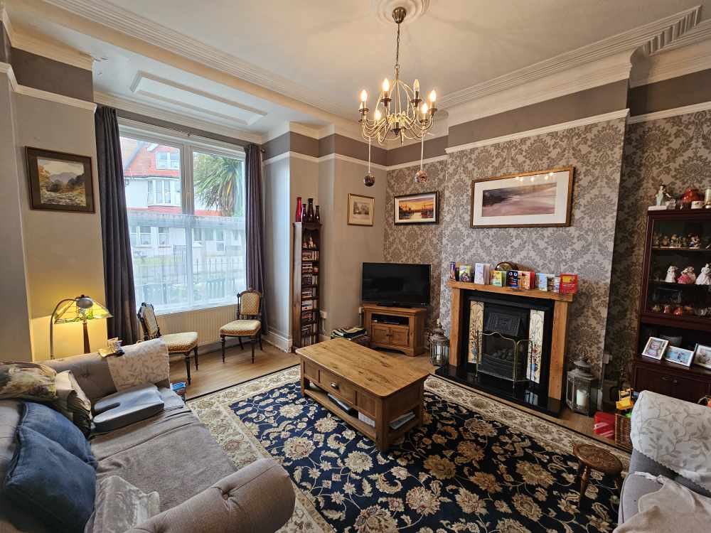 A Delightful, 8 Bedroom Guest House For Sale