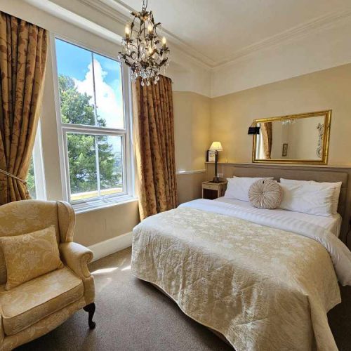 Hotel for sale in Torquay, Devon - A Luxurious 7 Bedroom Guest House for sale