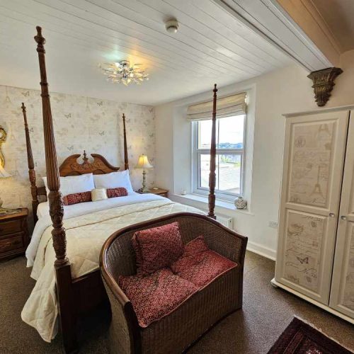 Hotel for sale in Torquay, Devon - A Luxurious 7 Bedroom Guest House for sale