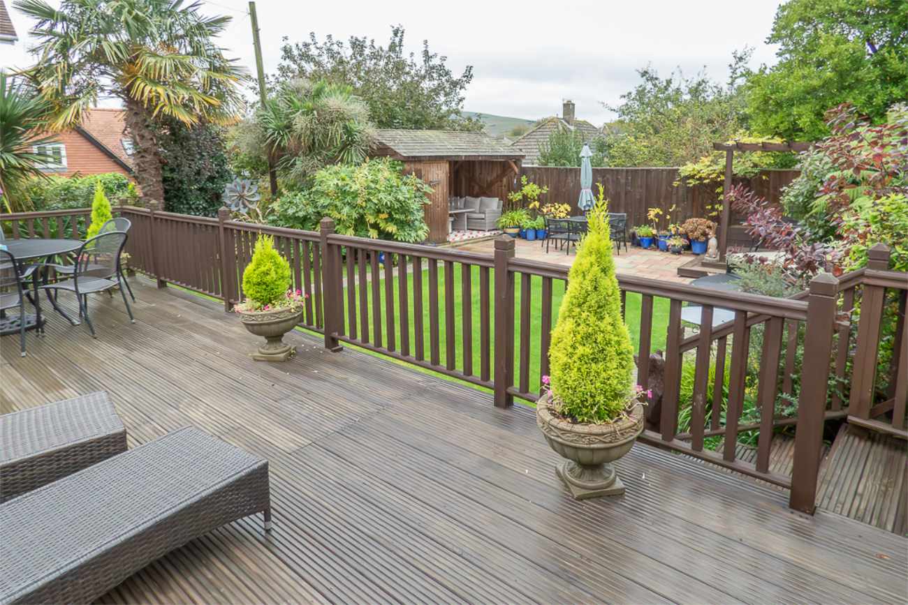 Hotel for sale in Swanage, Dorset - A beautifully presented detached guest house for sale