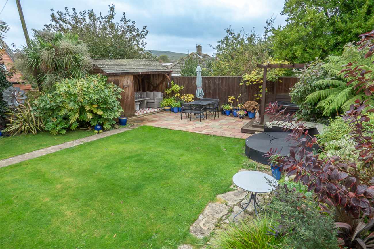 Hotel for sale in Swanage, Dorset - A beautifully presented detached guest house for sale