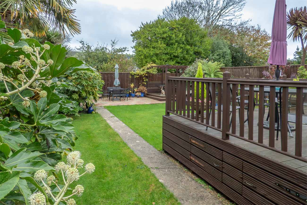 Hotel for sale in Swanage, Dorset - A beautifully presented detached guest house for sale