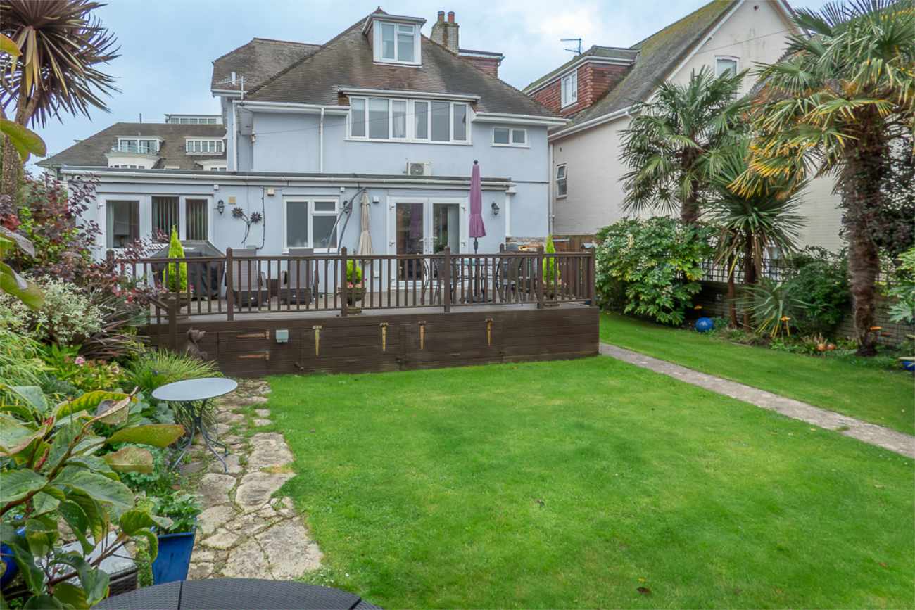 Hotel for sale in Swanage, Dorset - A beautifully presented detached guest house for sale
