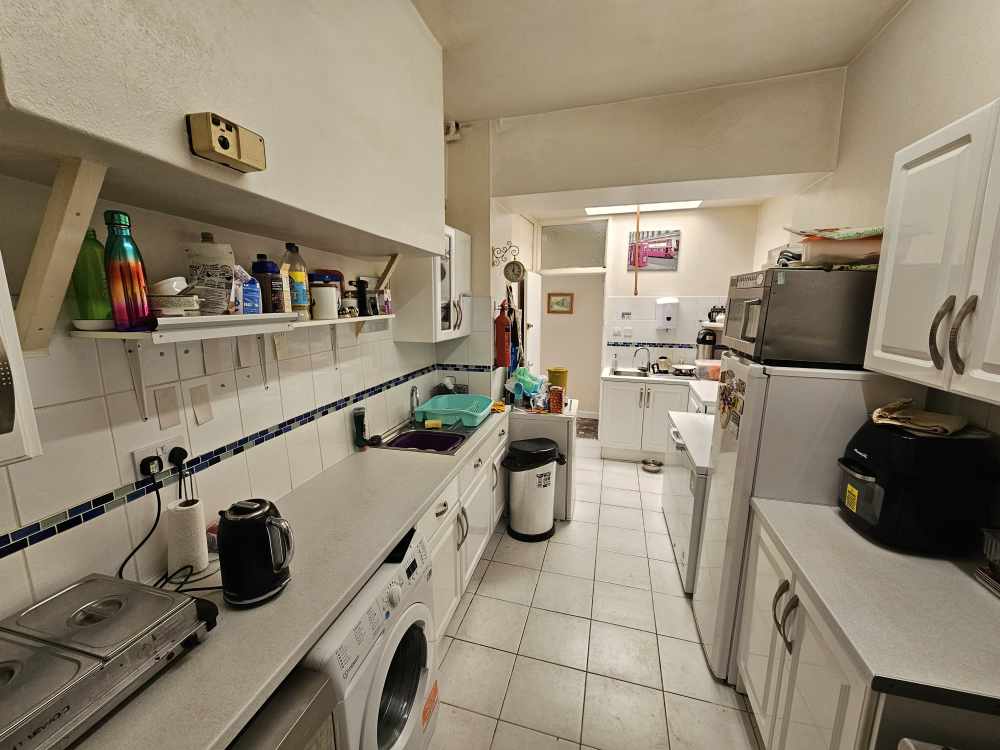 A Delightful, 8 Bedroom Guest House For Sale