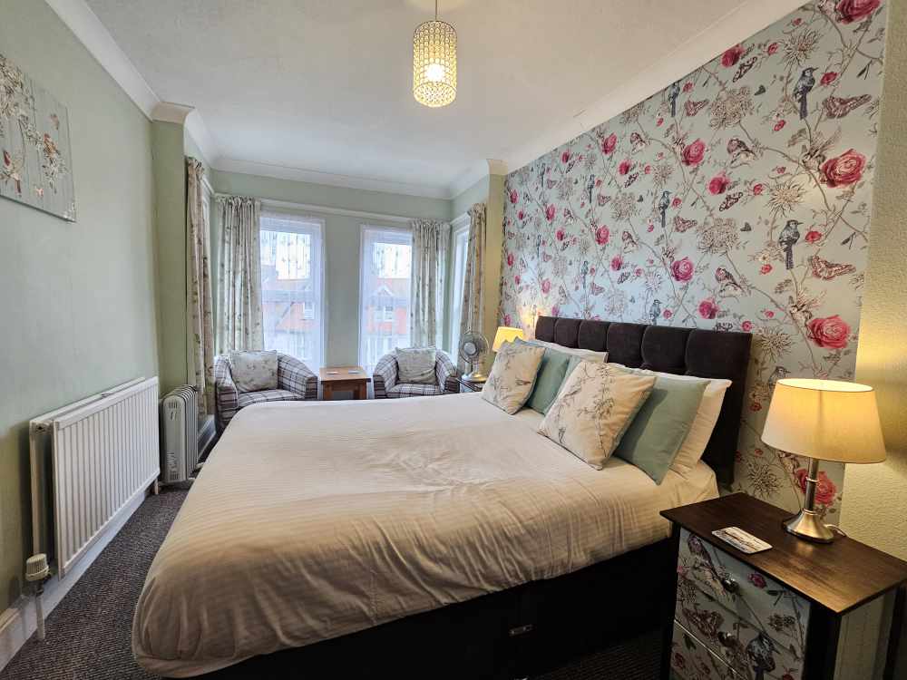 A Delightful, 8 Bedroom Guest House For Sale