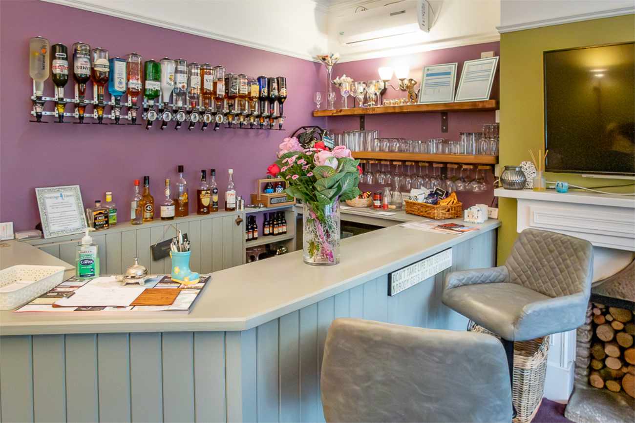 Hotel for sale in Swanage, Dorset - A beautifully presented detached guest house for sale