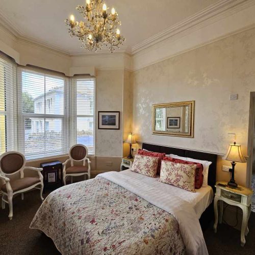 Hotel for sale in Torquay, Devon - A Luxurious 7 Bedroom Guest House for sale
