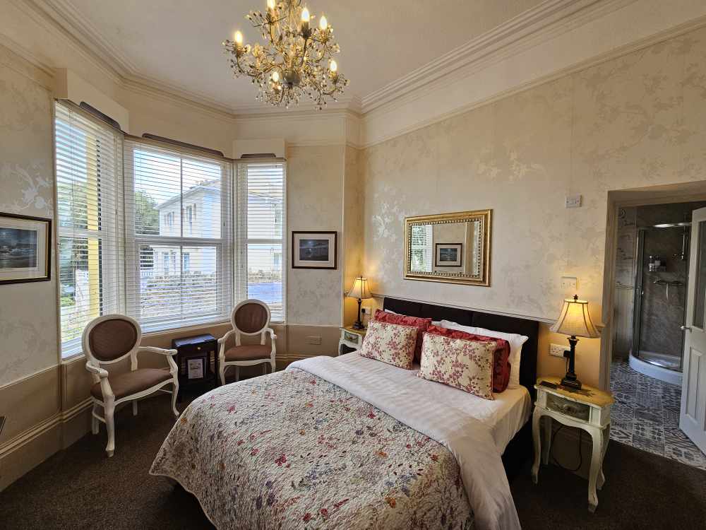 A Luxurious 7 Bedroom Guest House for sale