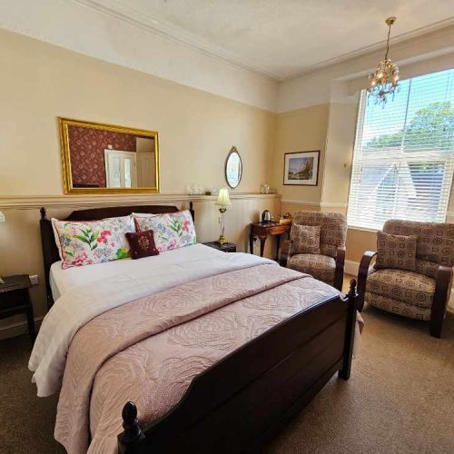 Hotel for sale in Torquay, Devon - A Luxurious 7 Bedroom Guest House for sale