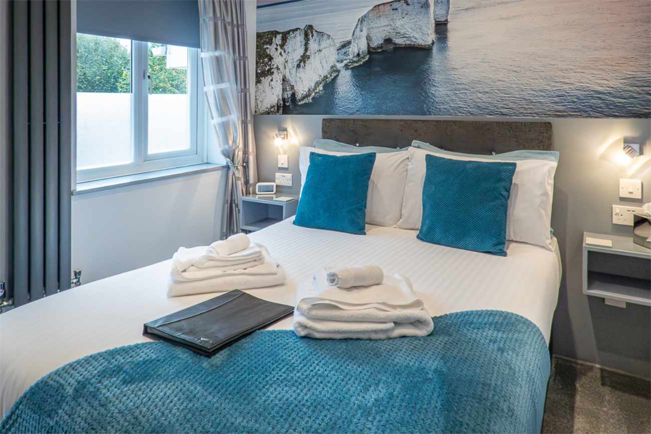 Hotel for sale in Swanage, Dorset - A beautifully presented detached guest house for sale