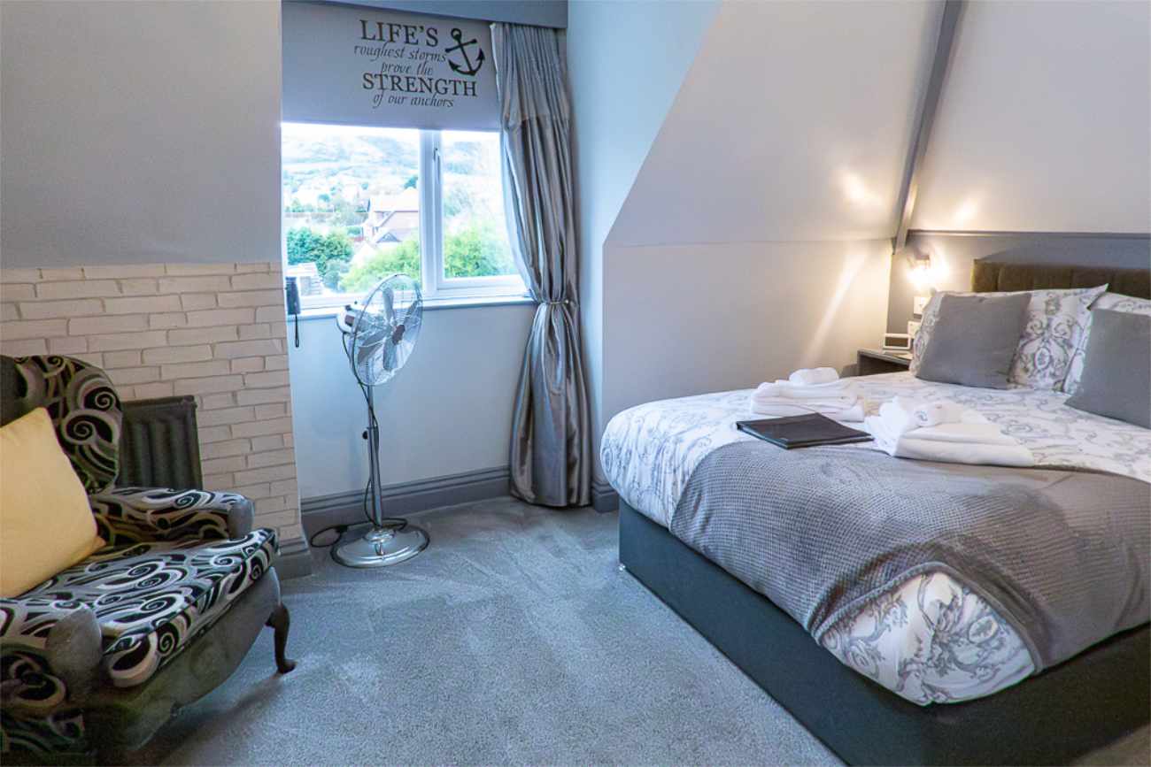 Hotel for sale in Swanage, Dorset - A beautifully presented detached guest house for sale