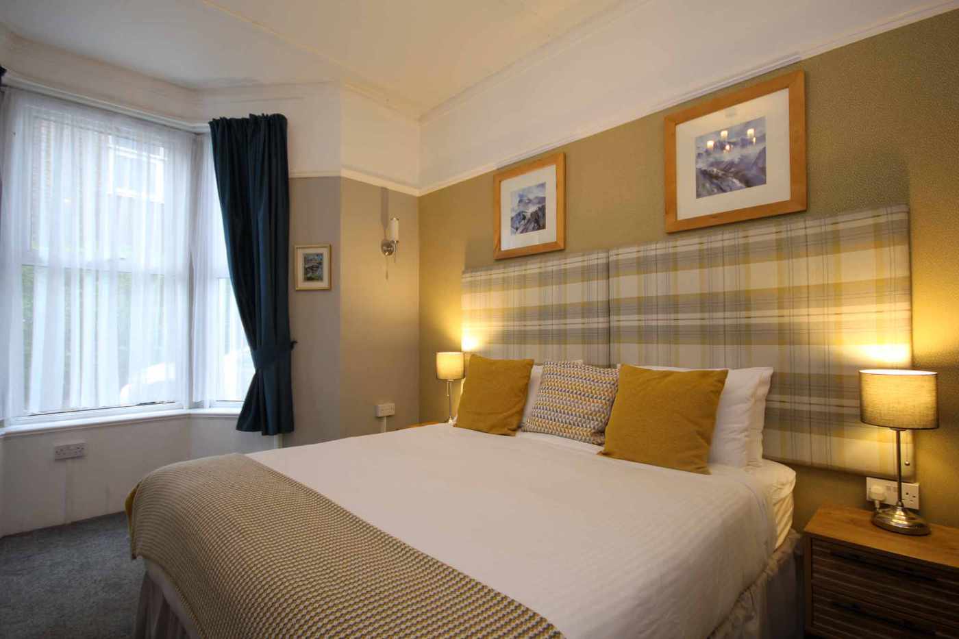 Hotel for sale in Brixham, Devon - A Beautifully Presented 8-bedroom Guest House