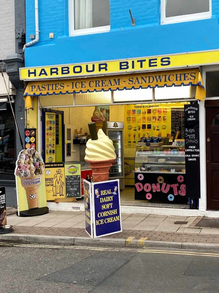 A Sandwich / Ice cream takeaway business