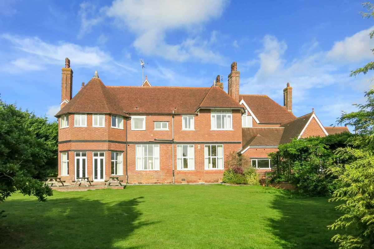 Hotel for sale in Exeter, Devon - A beautiful & successful, period-styled 14-bedroom hotel
