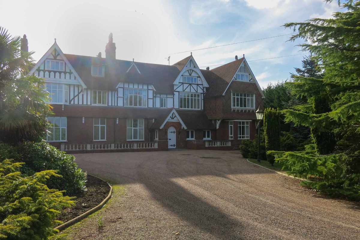 Hotel for sale in Exeter, Devon - A beautiful & successful, period-styled 14-bedroom hotel