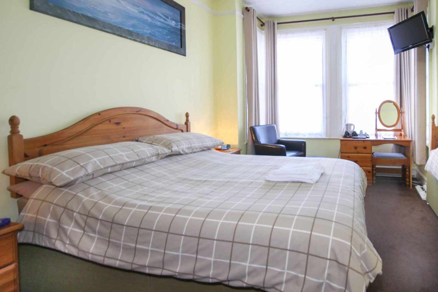 Hotel for sale in Paignton, Devon - An Ideally Located 7/8 Bedroom Guesthouse For Sale