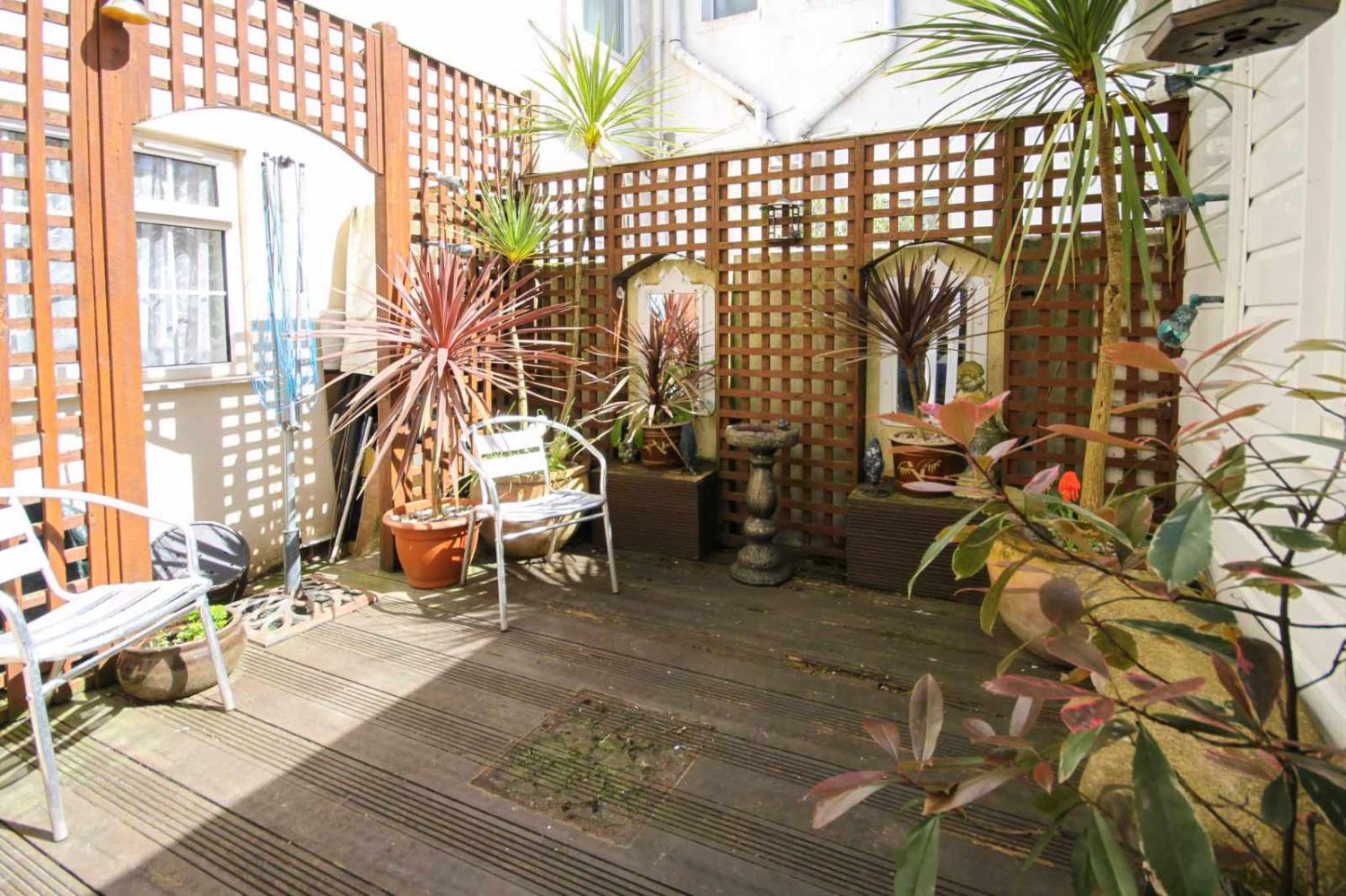 Hotel for sale in Paignton, Devon - An Ideally Located 7/8 Bedroom Guesthouse For Sale