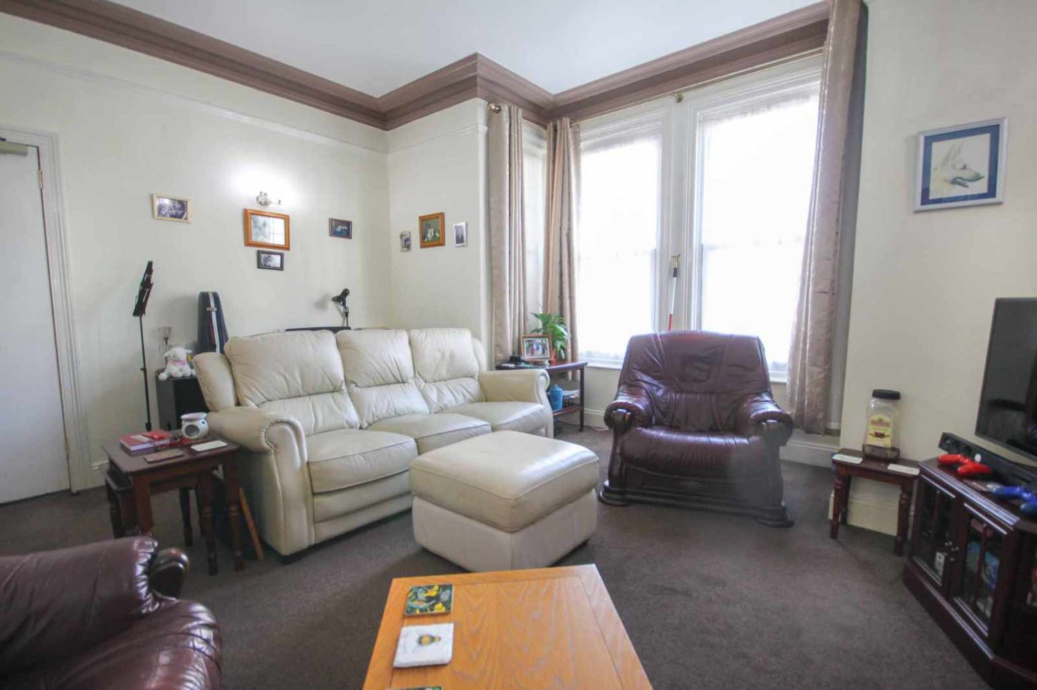 Hotel for sale in Paignton, Devon - An Ideally Located 7/8 Bedroom Guesthouse For Sale