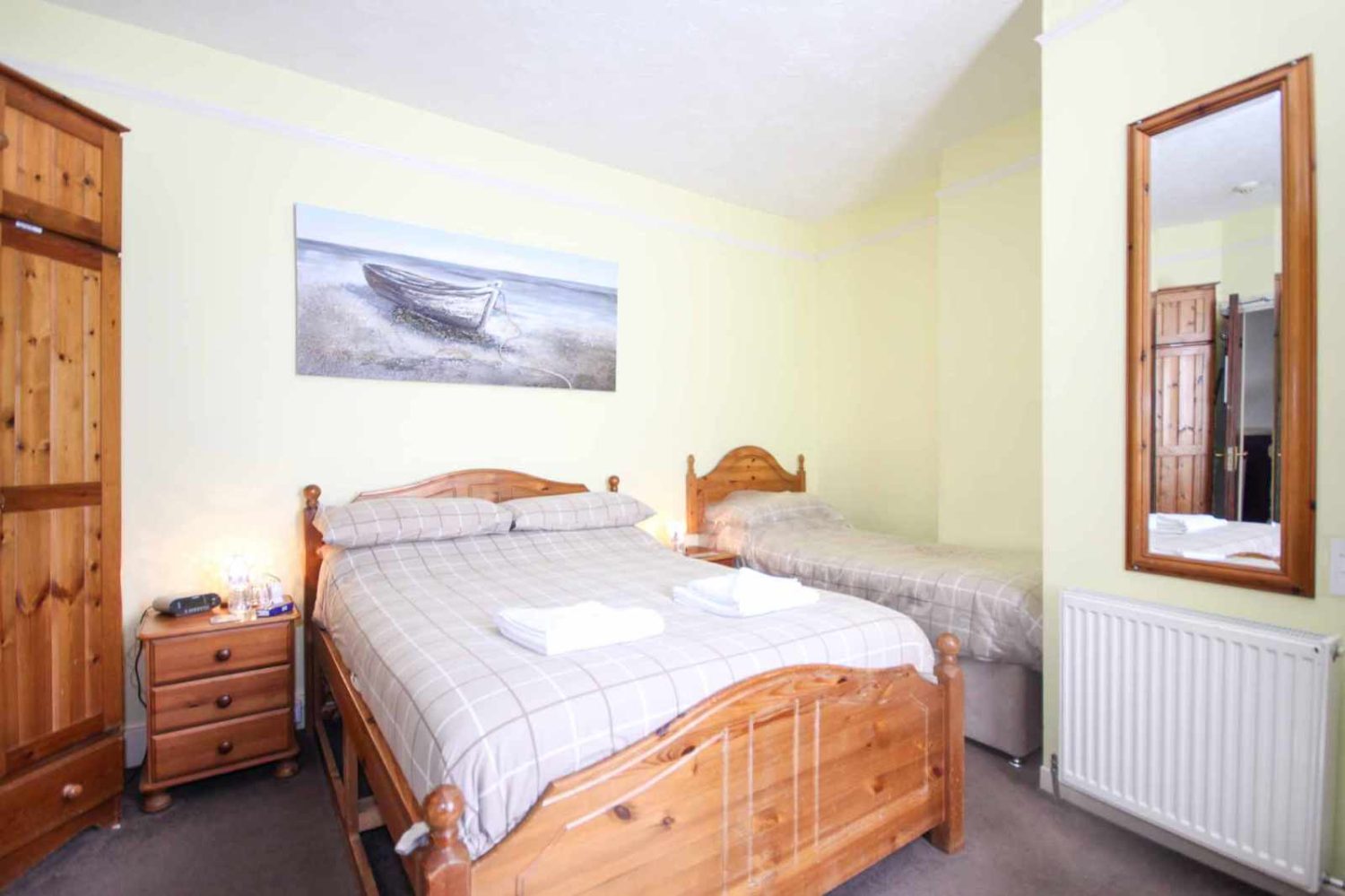Hotel for sale in Paignton, Devon - An Ideally Located 7/8 Bedroom Guesthouse For Sale