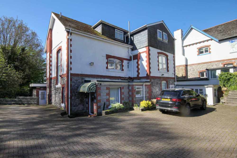 A Wonderful Victorian 11-bedroom En-suite Guesthouse