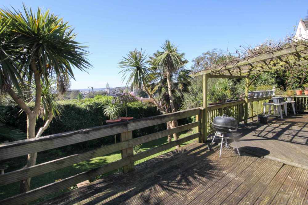 A Wonderful Victorian 11-bedroom En-suite Guesthouse