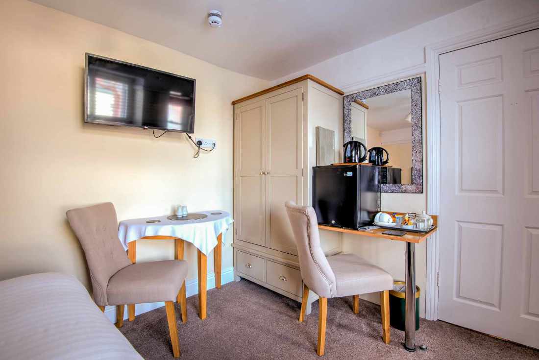A Beautiful, Well-Appointed Guest House In a Stunning Location