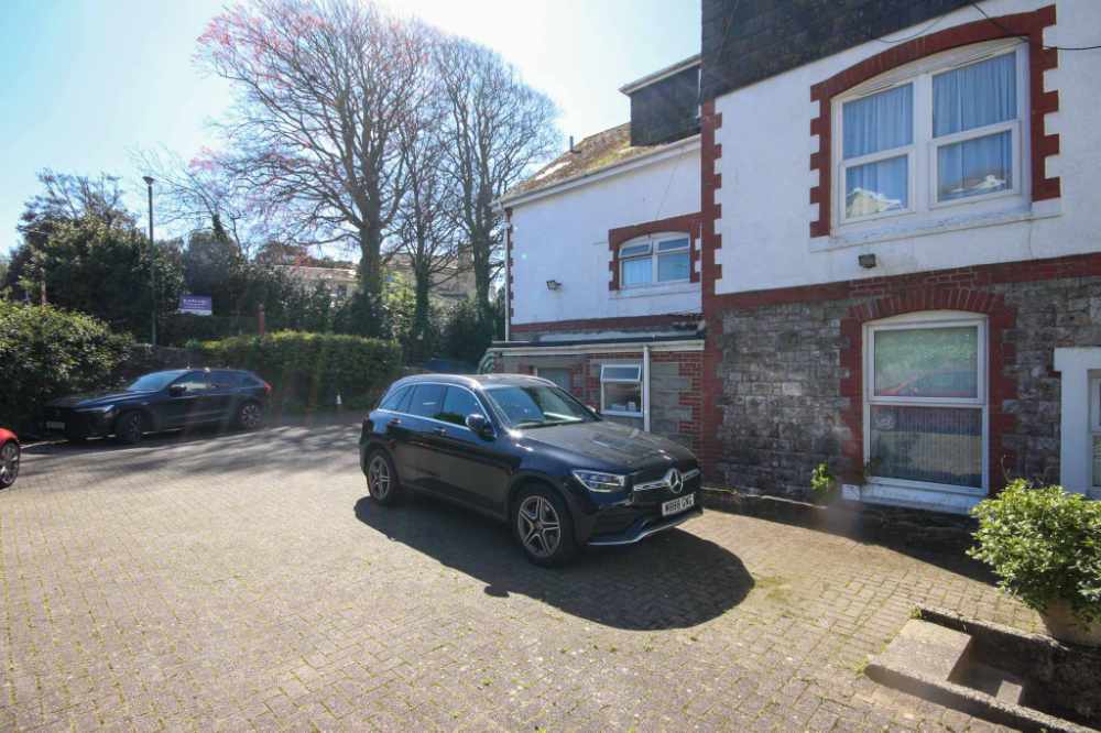 A Wonderful Victorian 11-bedroom En-suite Guesthouse