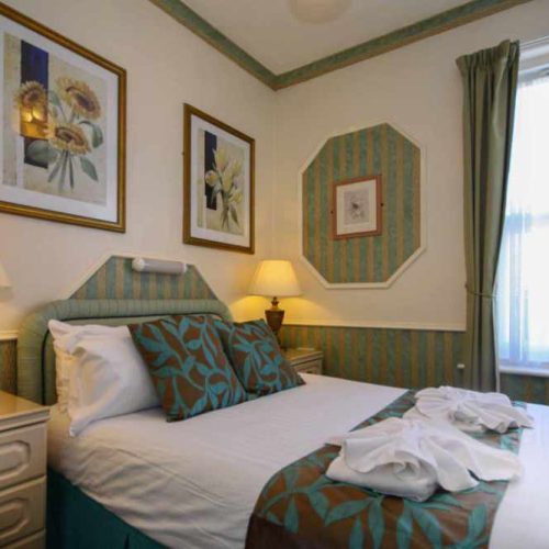 Hotel for sale in Torquay, Devon - A Wonderful Victorian 11-bedroom En-suite Guesthouse