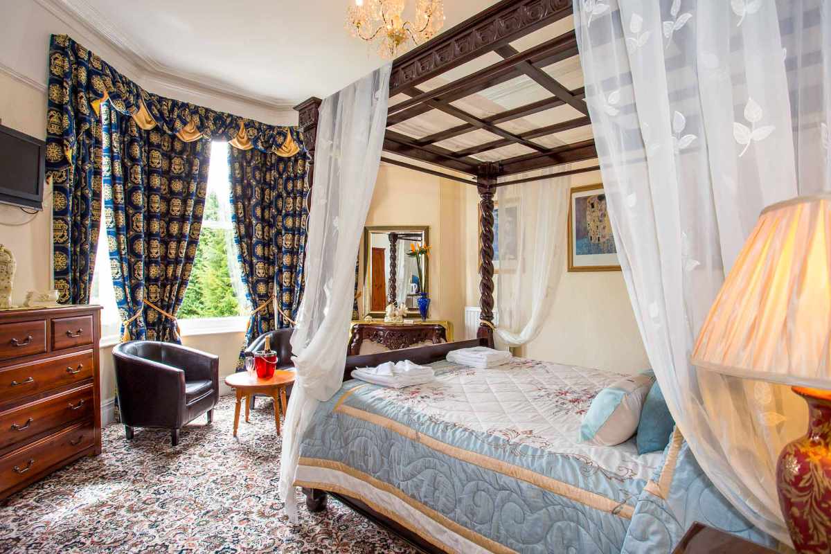 An Elegant Victorian Guest House with 18 Bedrooms