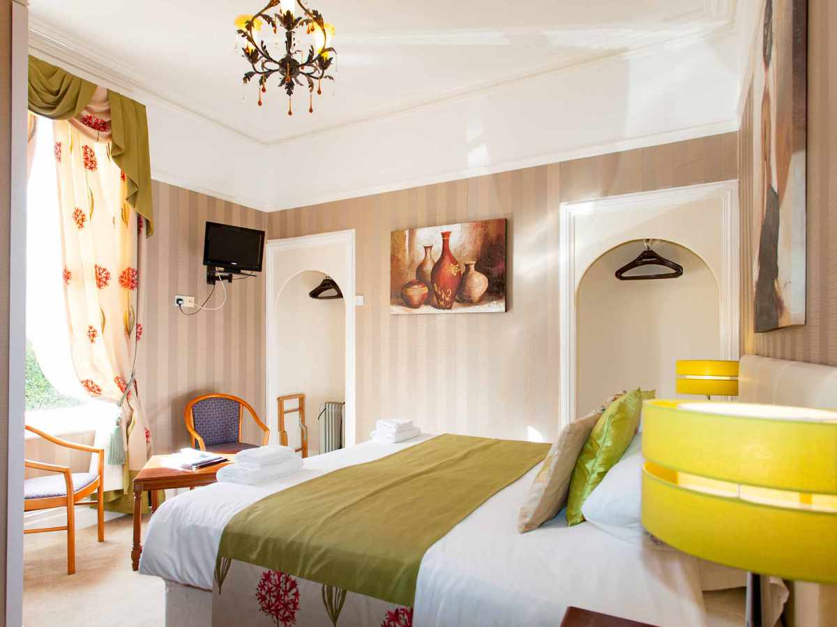 An Elegant Victorian Guest House with 18 Bedrooms
