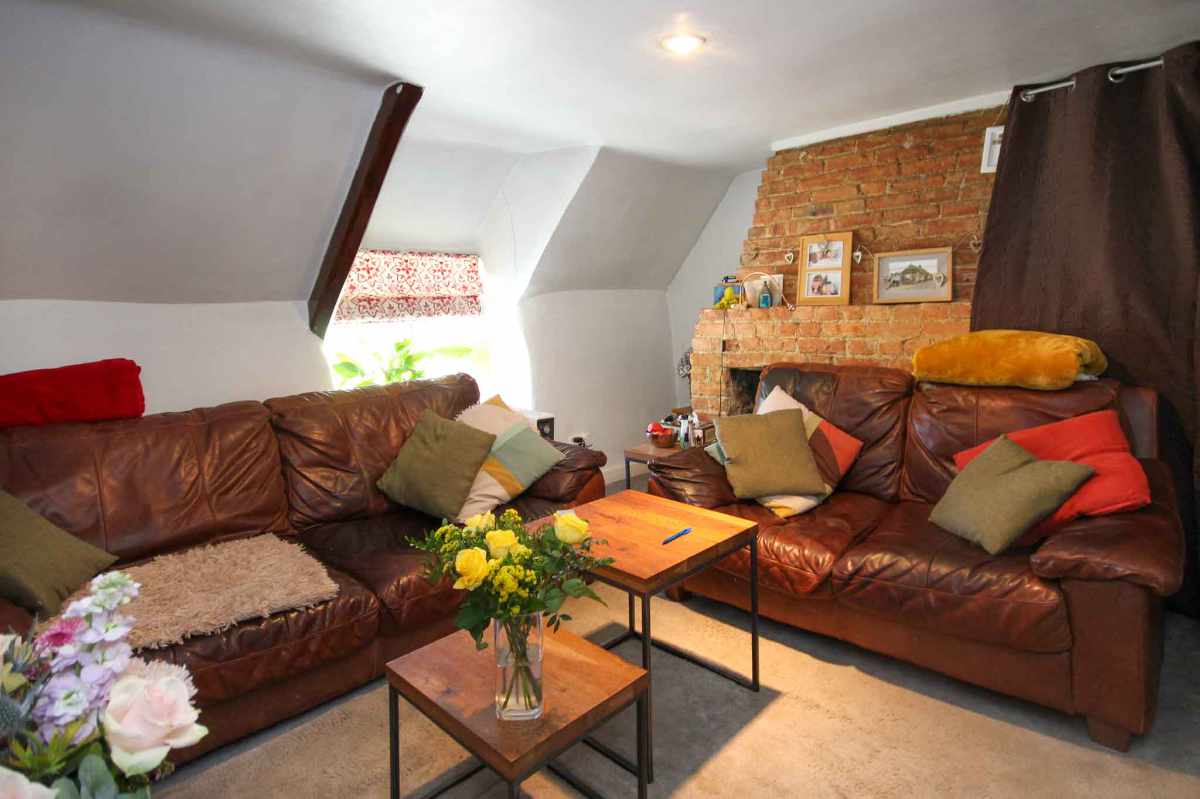 Hotel for sale in Dorchester, Dorset - A Beautifully Presented 8-9 Bedroom, Boutique Guest House