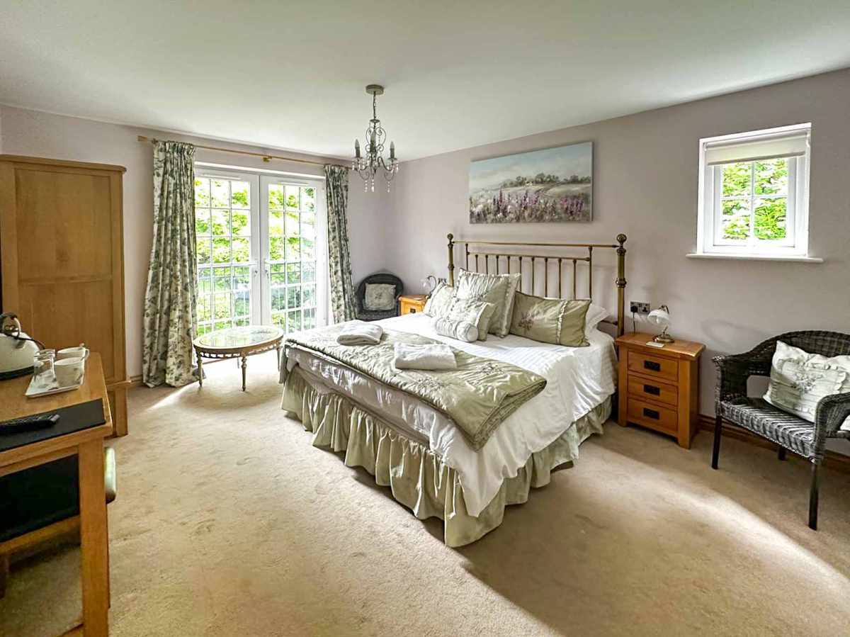 A Highly Unique High-End Hotel, Featuring 16 En-Suite Bedrooms