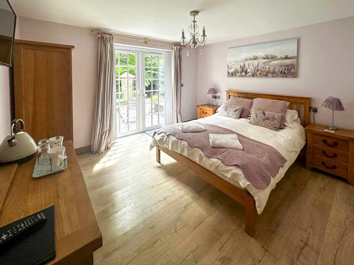 A Highly Unique High-End Hotel, Featuring 16 En-Suite Bedrooms