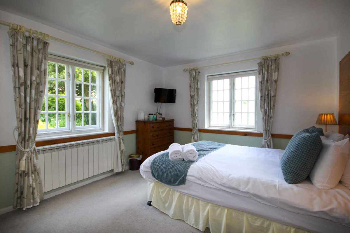 Hotel for sale in Dorchester, Dorset - A Beautifully Presented 8-9 Bedroom, Boutique Guest House