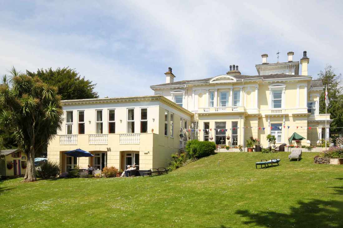 An Excellently Presented, 30-Bedroom En-suite Hotel