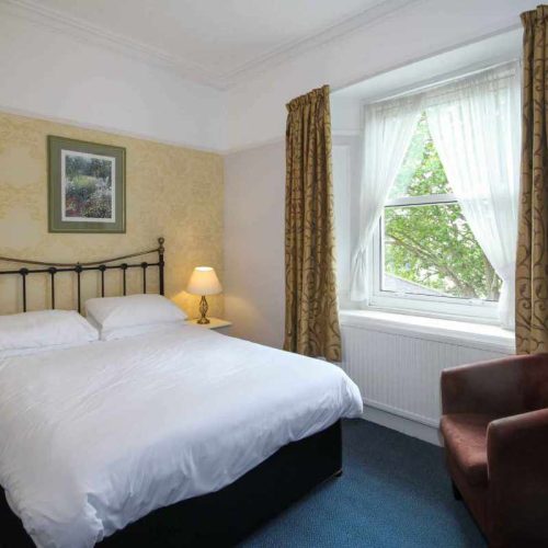Hotel for sale in Torquay, Devon - A fantastic, well-presented 8 En-Suite Bedroom Guesthouse For Sale