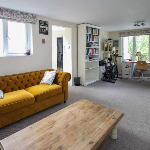 Hotel for sale in Torquay, Devon - A fantastic, well-presented 8 En-Suite Bedroom Guesthouse For Sale