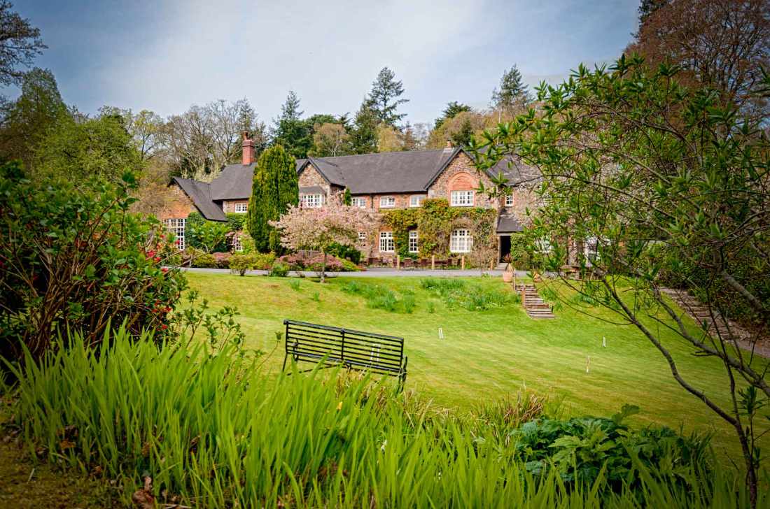 Commercial property for sale in Bovey Tracey, Devon - A Fantastic Former Country House Hotel