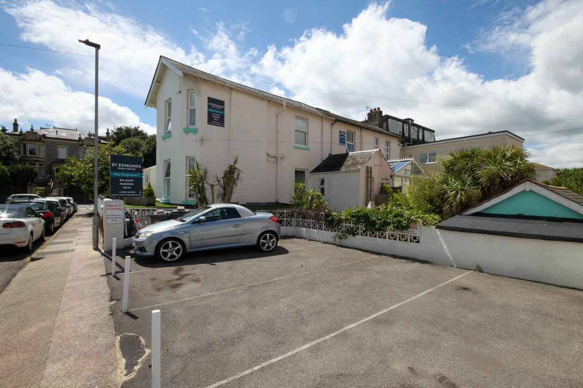 A Beautifully Presented 7 en-suite Guest House