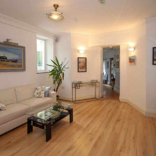 Hotel for sale in Torquay, Devon - A fantastic, well-presented 8 En-Suite Bedroom Guesthouse For Sale